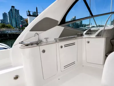 Pre-Owned 2007 Sea ray Sundancer 310 for Sale | Vancouver, BC | M&P Yacht Centre | 6a6d73378cf85a4e440d7c06