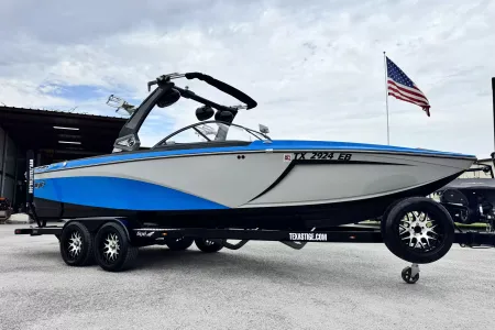 2017 Tige R230
