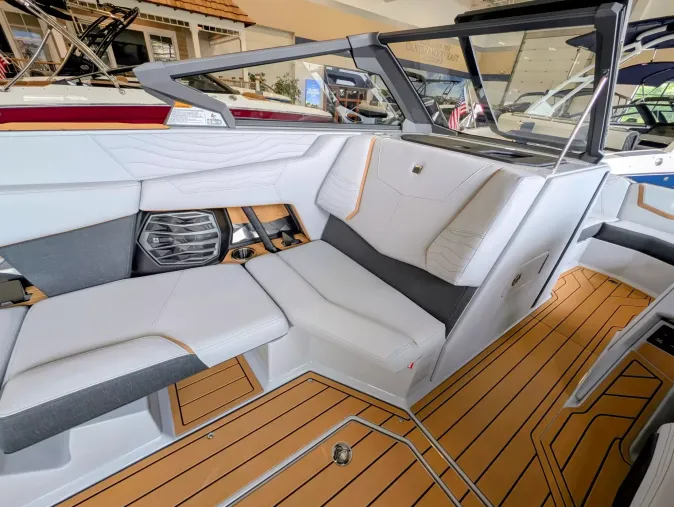 2027 Nautique G23