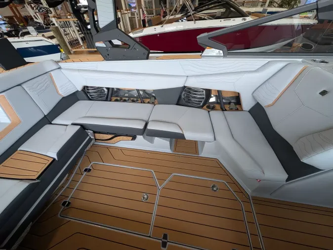 2027 Nautique G23