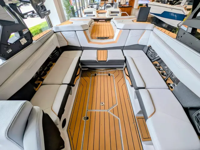 2027 Nautique G23