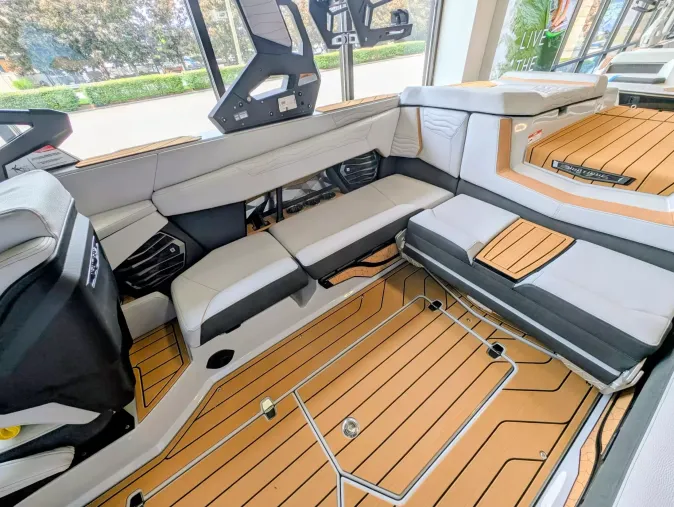 2027 Nautique G23