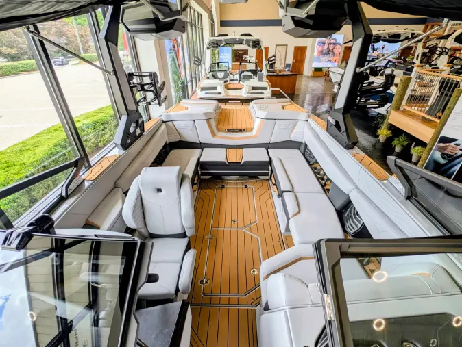 2027 Nautique G23