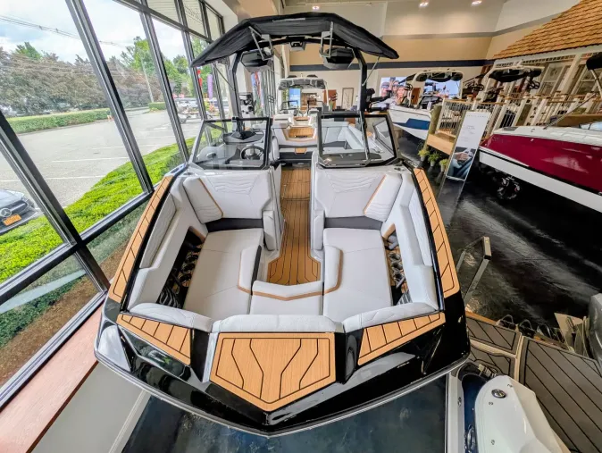 2027 Nautique G23