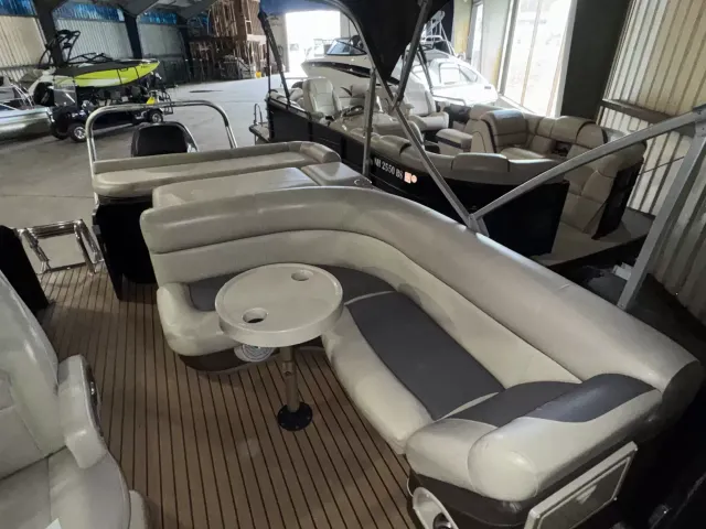 Boat Thumbnail 6