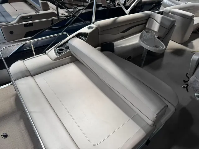 Boat Thumbnail 5