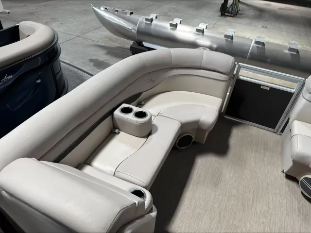 Boat Thumbnail 9