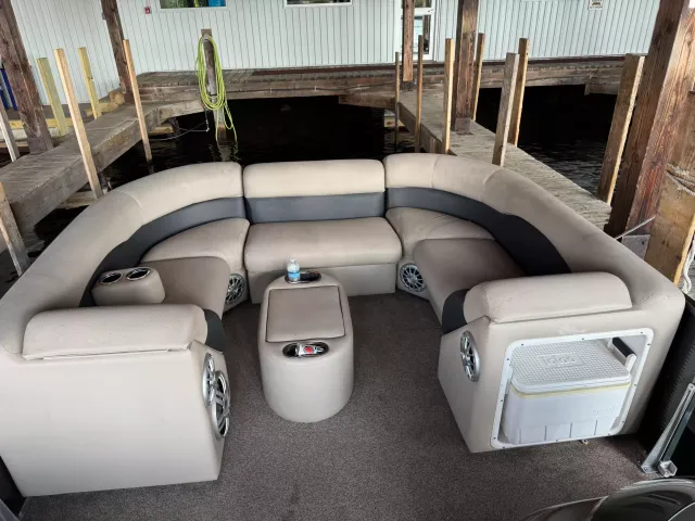 Boat Thumbnail 8