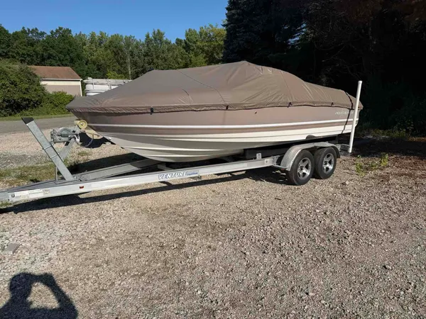 2000 Monterey 20FT BOWRIDER