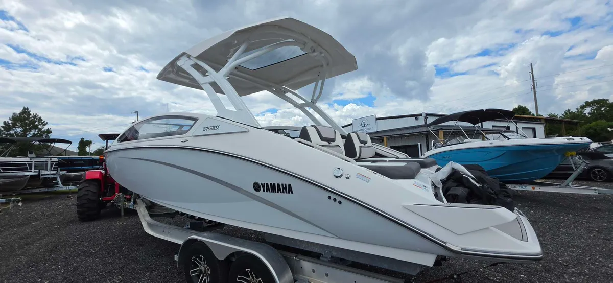 2023 Yamaha 275SDX