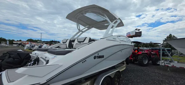 2023 Yamaha 275SDX