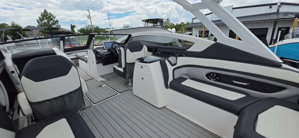 2023 Yamaha 275SDX