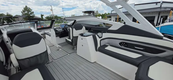2023 Yamaha 275SDX