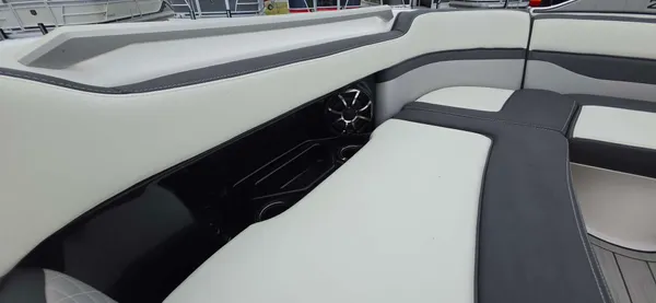 2023 Yamaha 275SDX