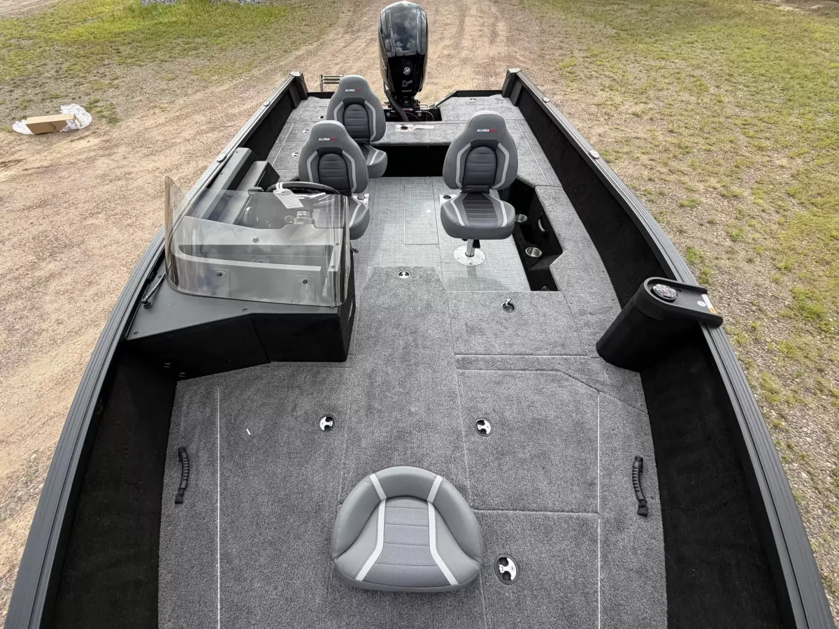 boat-carouselImage-image