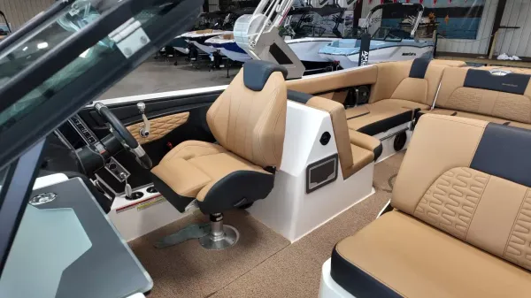 2022 Mastercraft X26-37