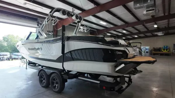 2022 Mastercraft X26-13