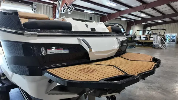 2022 Mastercraft X26-11