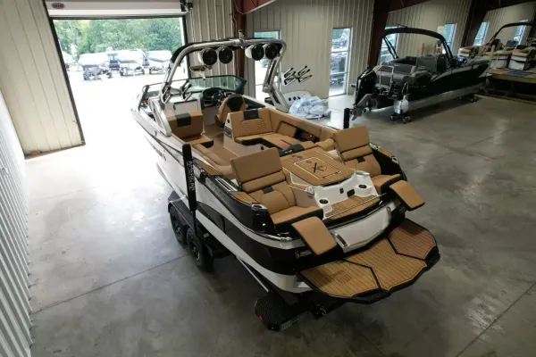 2022 Mastercraft X26-12