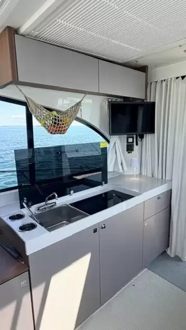 Beneteau Antares 11 Coupe 2025-24