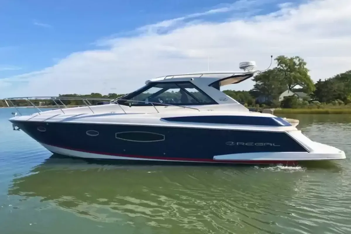 2013 Regal 42 SPORT COUPE