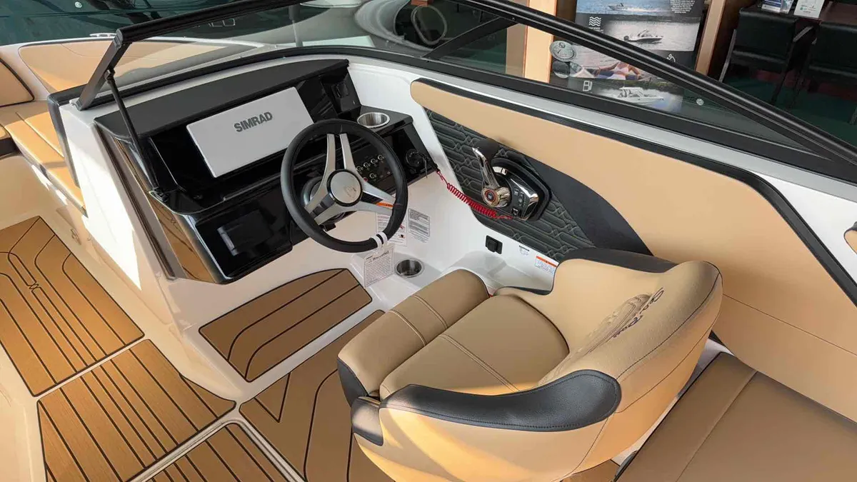 2027 Sea Ray 210 SPO-10