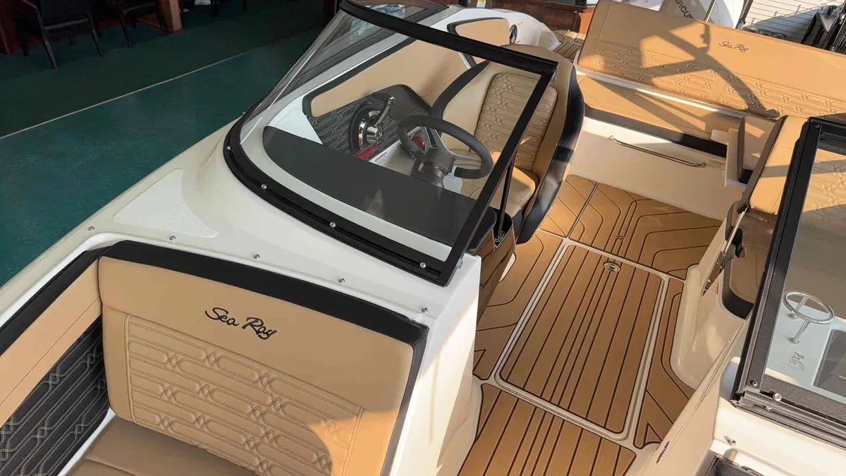 2027 Sea Ray 210 SPO-15