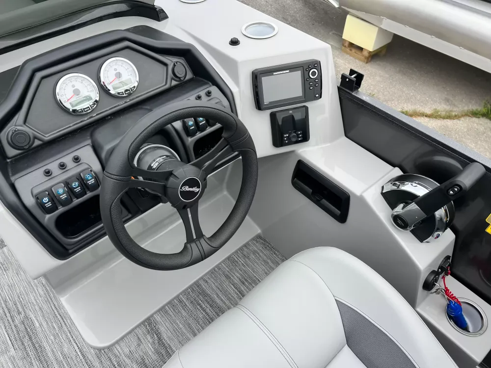 2026 Bentley Legacy 243 Navigator-4