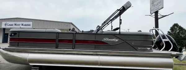 2026 Bentley Legacy 243 Navigator-9