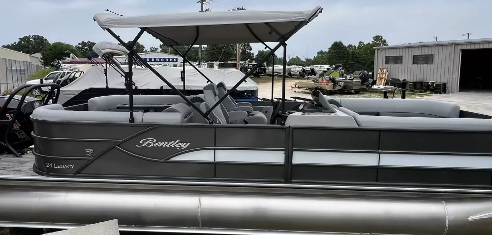 2026 Bentley Legacy 243 Navigator-5