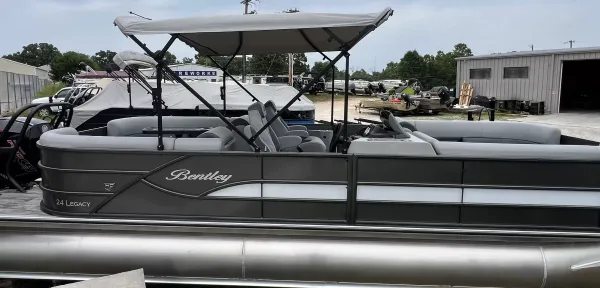 2026 Bentley Legacy 243 Navigator-5