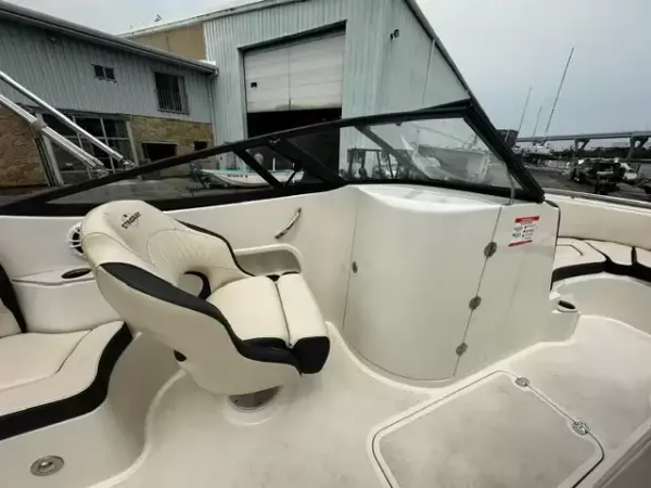 Stingray 231 Dual Console 2021-8