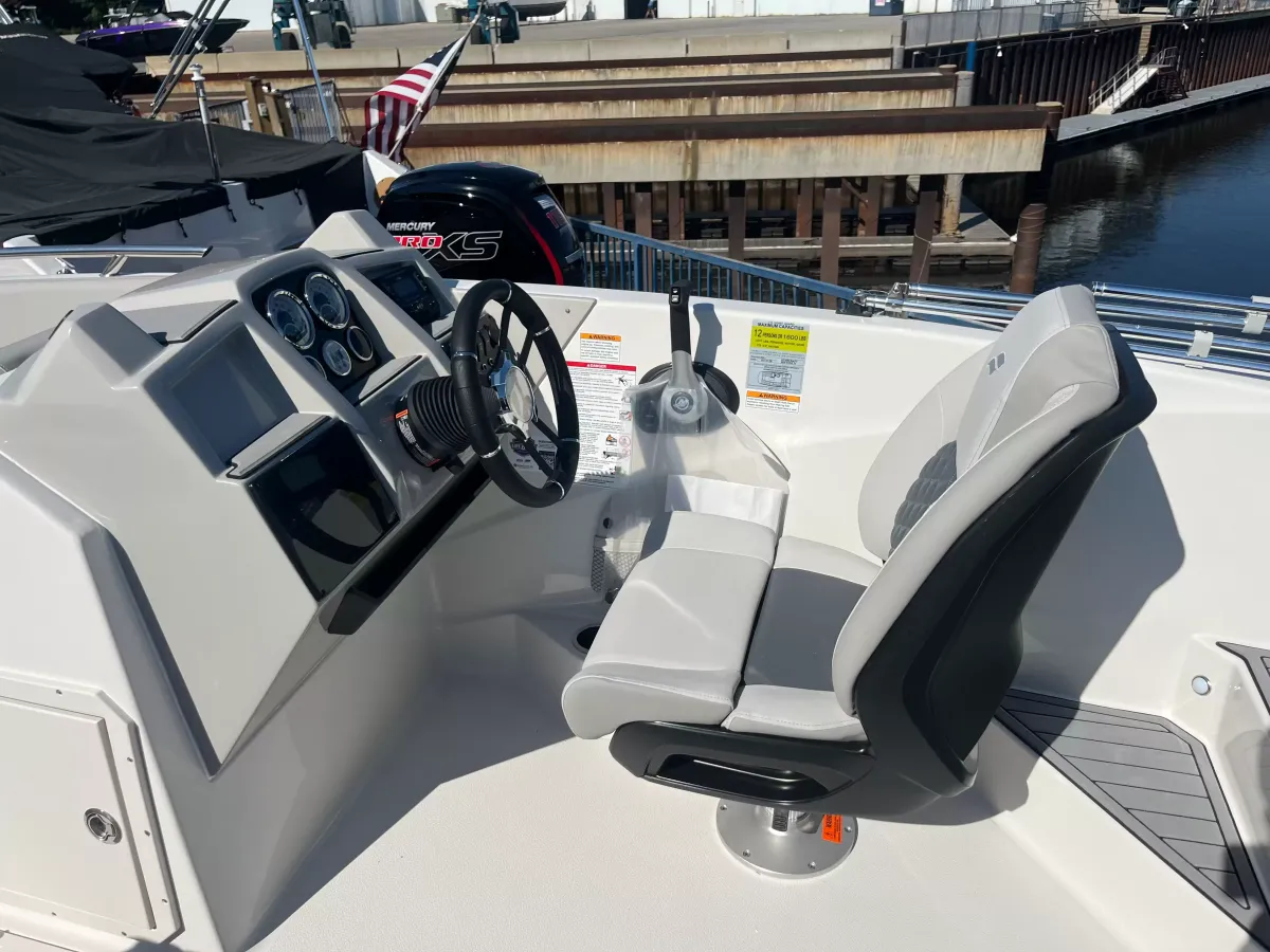 boat-carouselImage-image