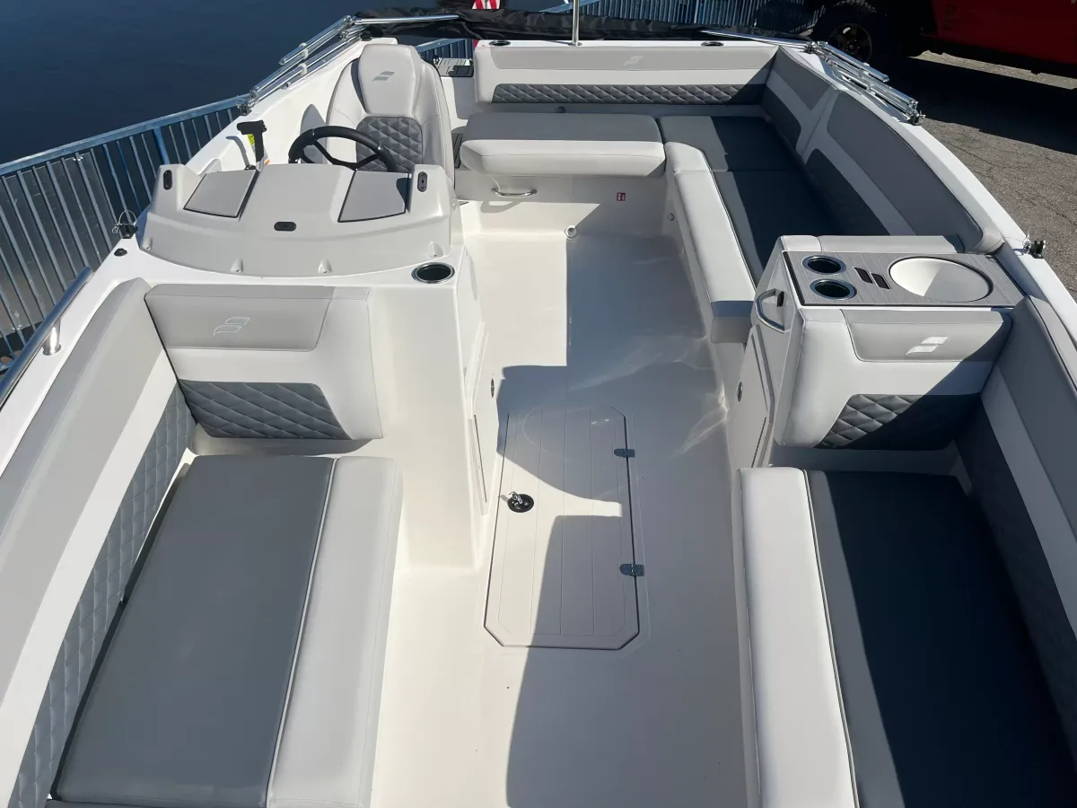 boat-carouselImage-image