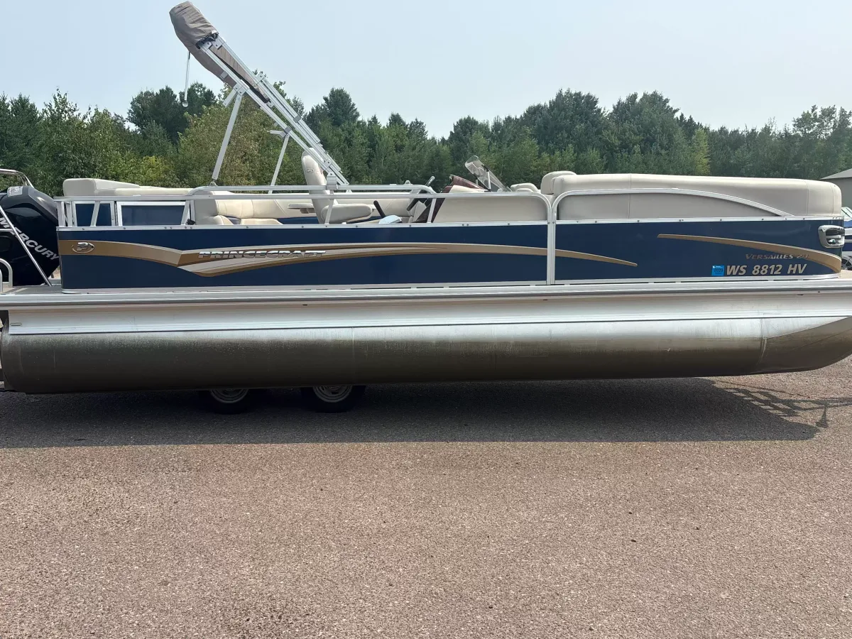 boat-carouselImage-image