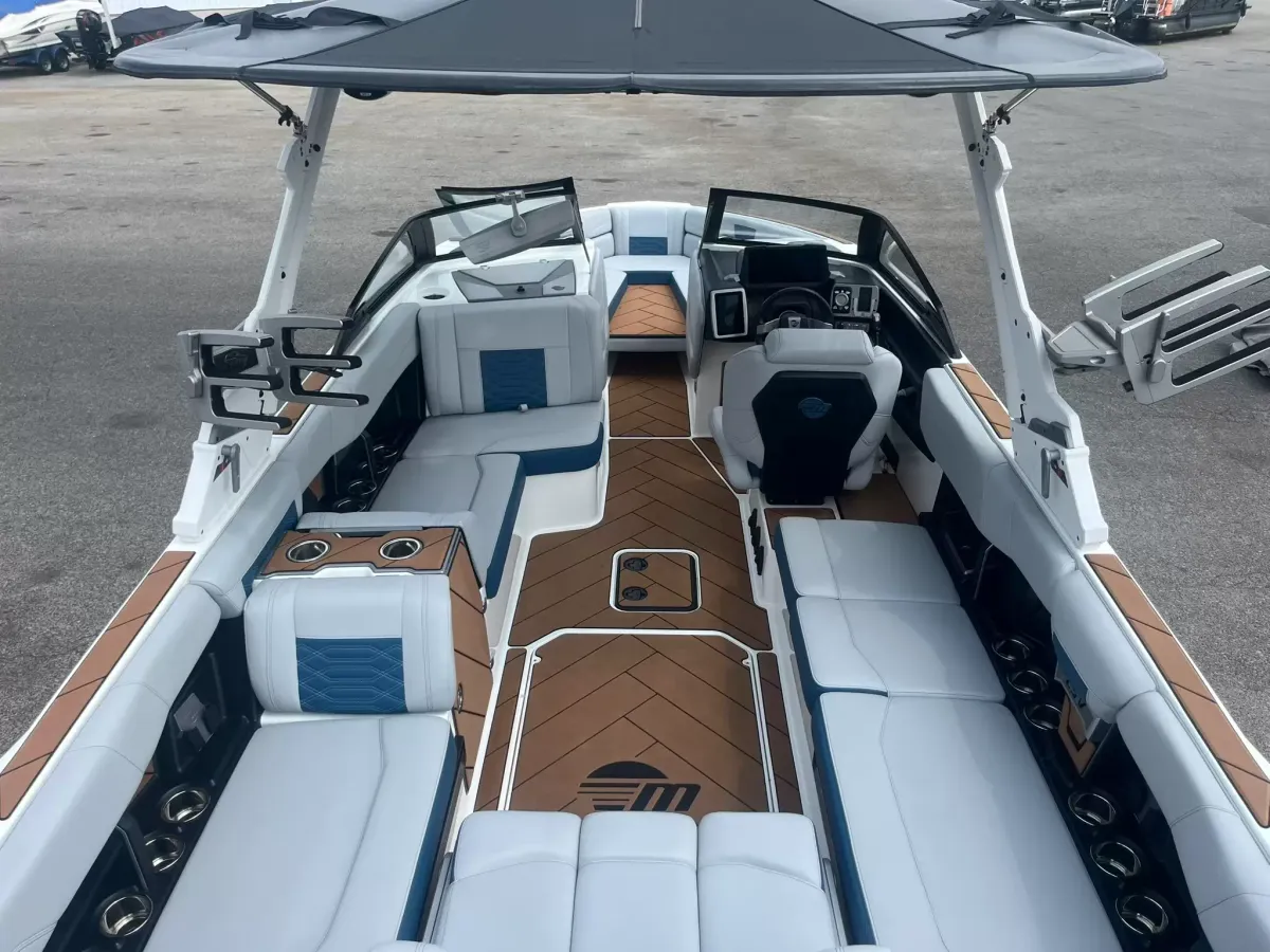 boat-carouselImage-image
