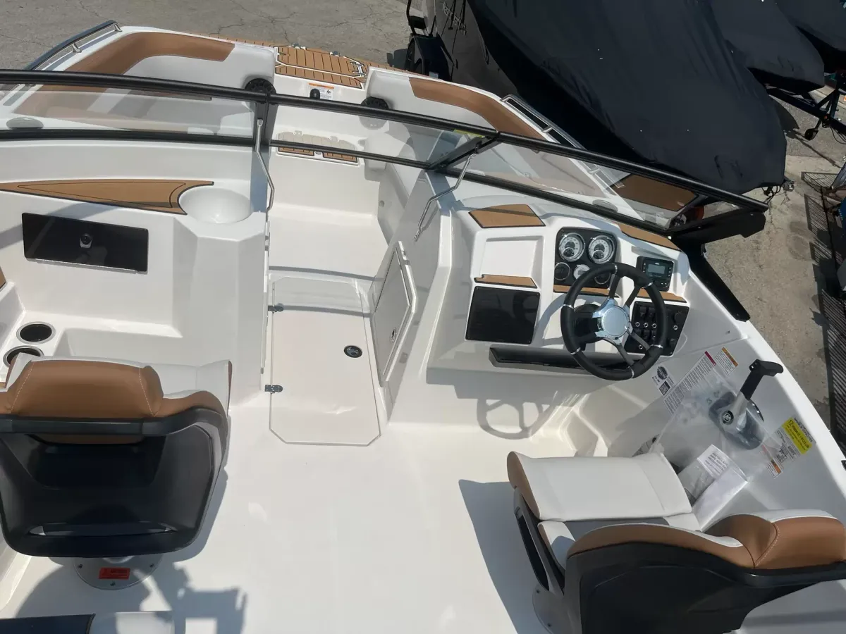 boat-carouselImage-image