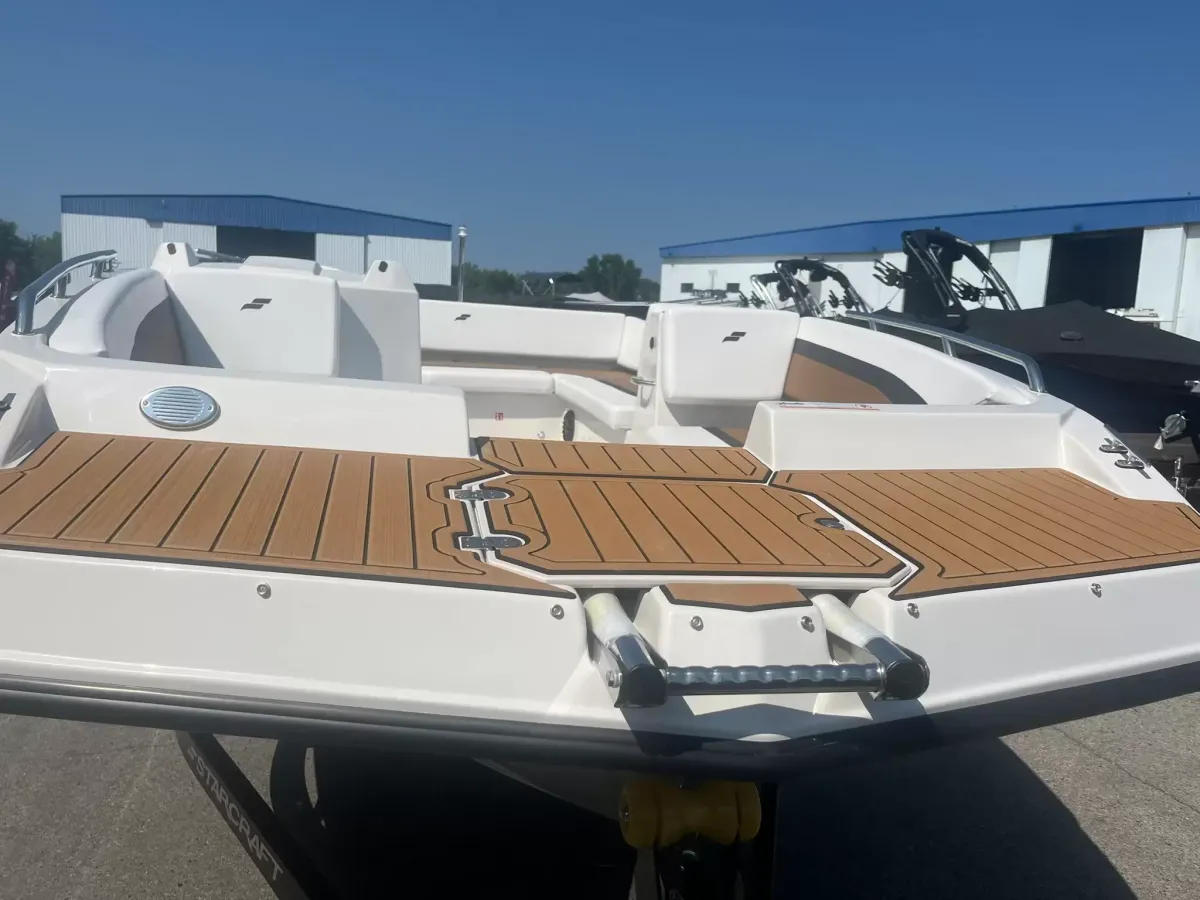 boat-carouselImage-image