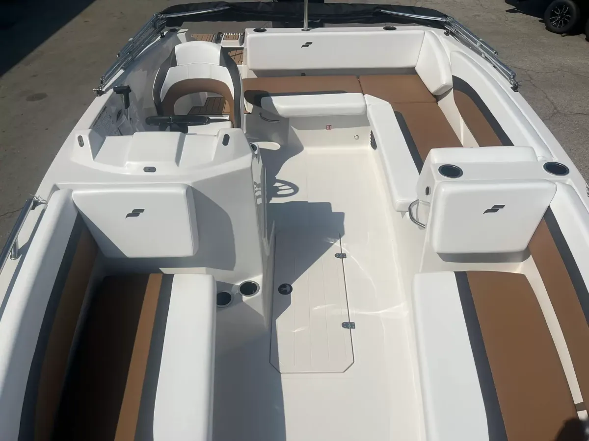 boat-carouselImage-image