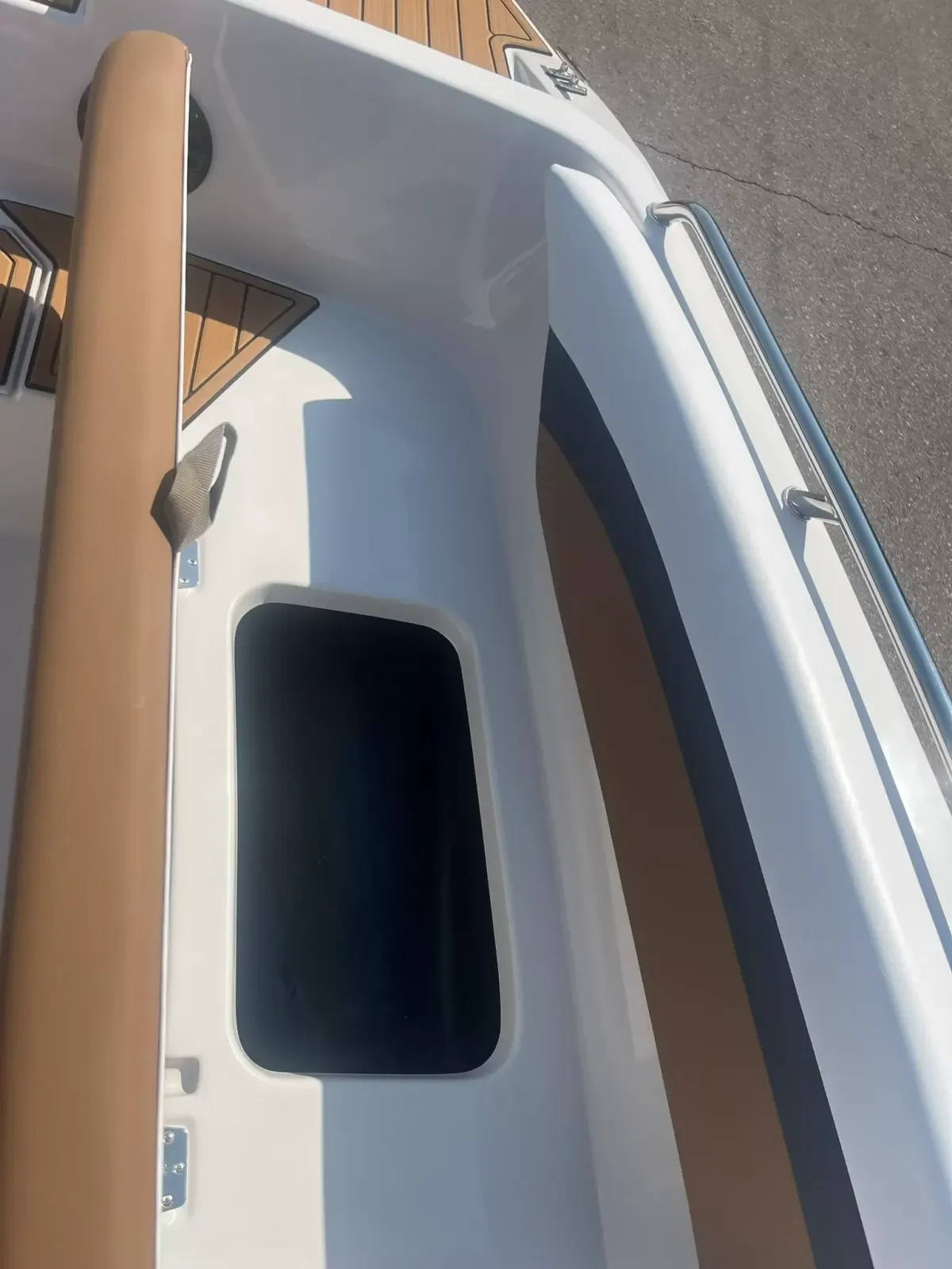 boat-carouselImage-image
