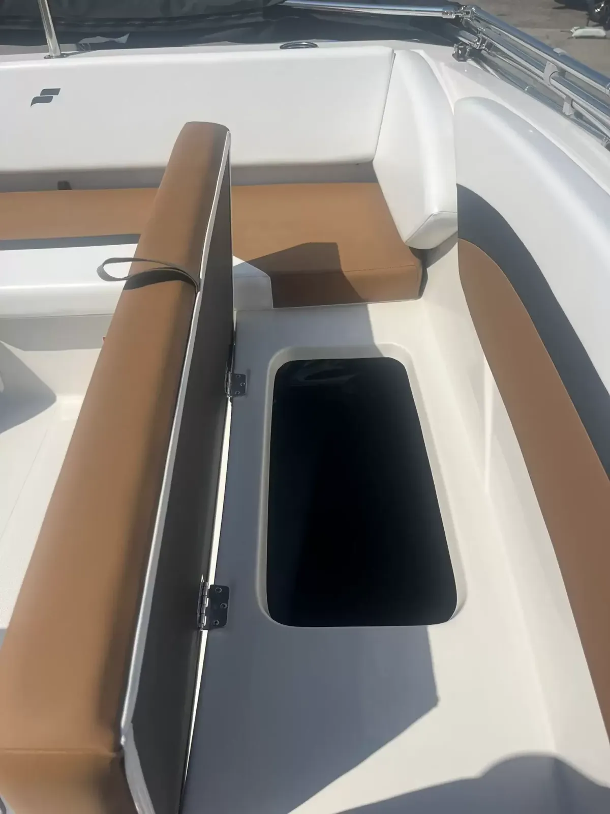 boat-carouselImage-image