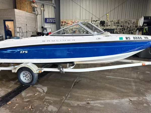 2006 Bayliner 175DR0