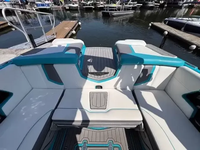 2020 Nautique G23