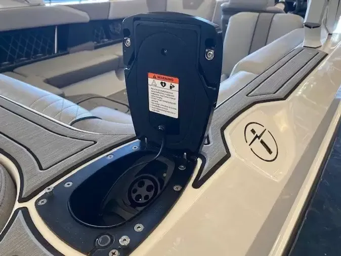 2021 Nautique GS22E