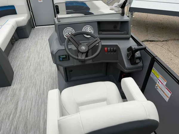 boat-detail-slider-thumb-12