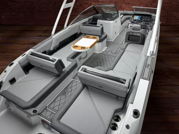 2027 Cobalt R8 OB detail image 3