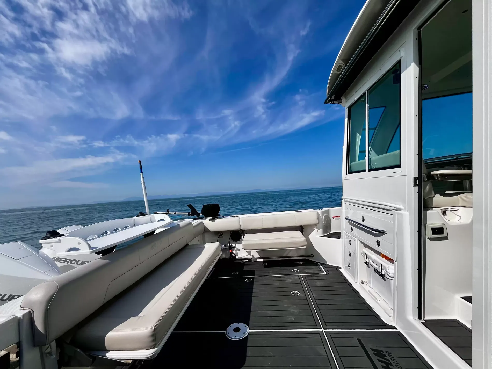 Pre-Owned 2018 Boston whaler 345 Pilothouse for Sale | Vancouver, BC | M&P Yacht Centre | 6a7bf7007b423383bf0c4788