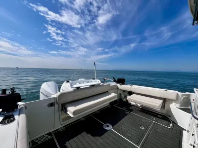 Pre-Owned 2018 Boston whaler 345 Pilothouse for Sale | Vancouver, BC | M&P Yacht Centre | 6a7bf7007b423383bf0c4788