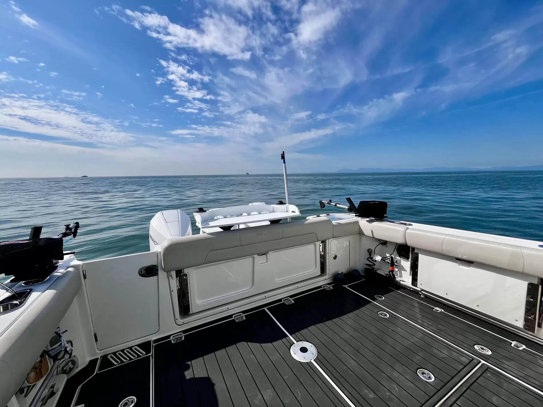 Pre-Owned 2018 Boston whaler 345 Pilothouse for Sale | Vancouver, BC | M&P Yacht Centre | 6a7bf7007b423383bf0c4788