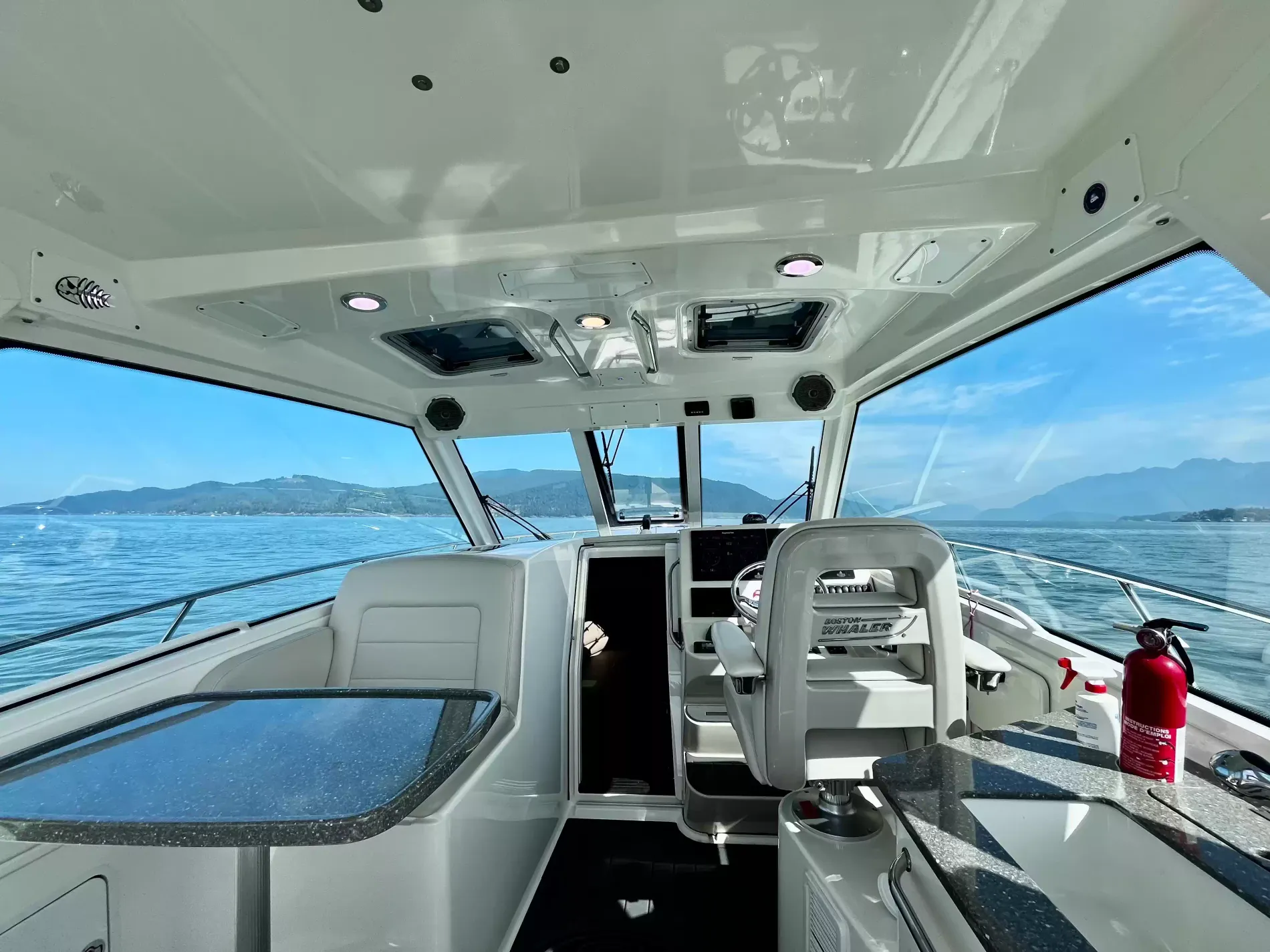 Pre-Owned 2018 Boston whaler 345 Pilothouse for Sale | Vancouver, BC | M&P Yacht Centre | 6a7bf7007b423383bf0c4788